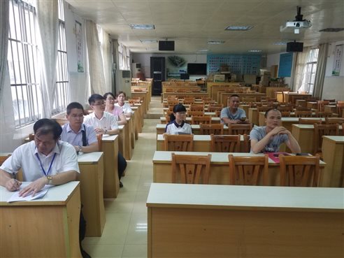 c:usersadministratordesktop广西商贸新闻稿叉车71012_155725.jpg