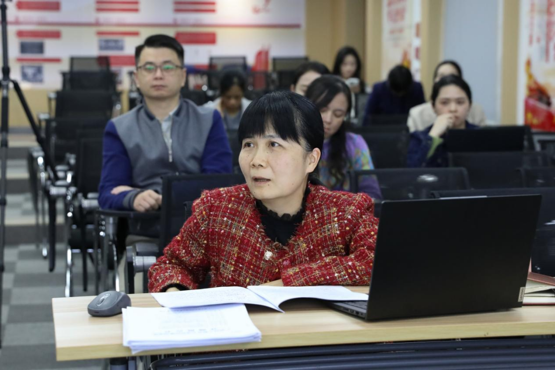 广西商贸技师学院2025年度立项课题开题答辩会顺利举行(新闻稿）656.png