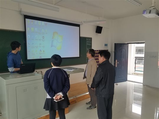 c:usersadministratordesktop广西商贸新闻稿多媒体设备明阳校区验收80315_103036.jpg