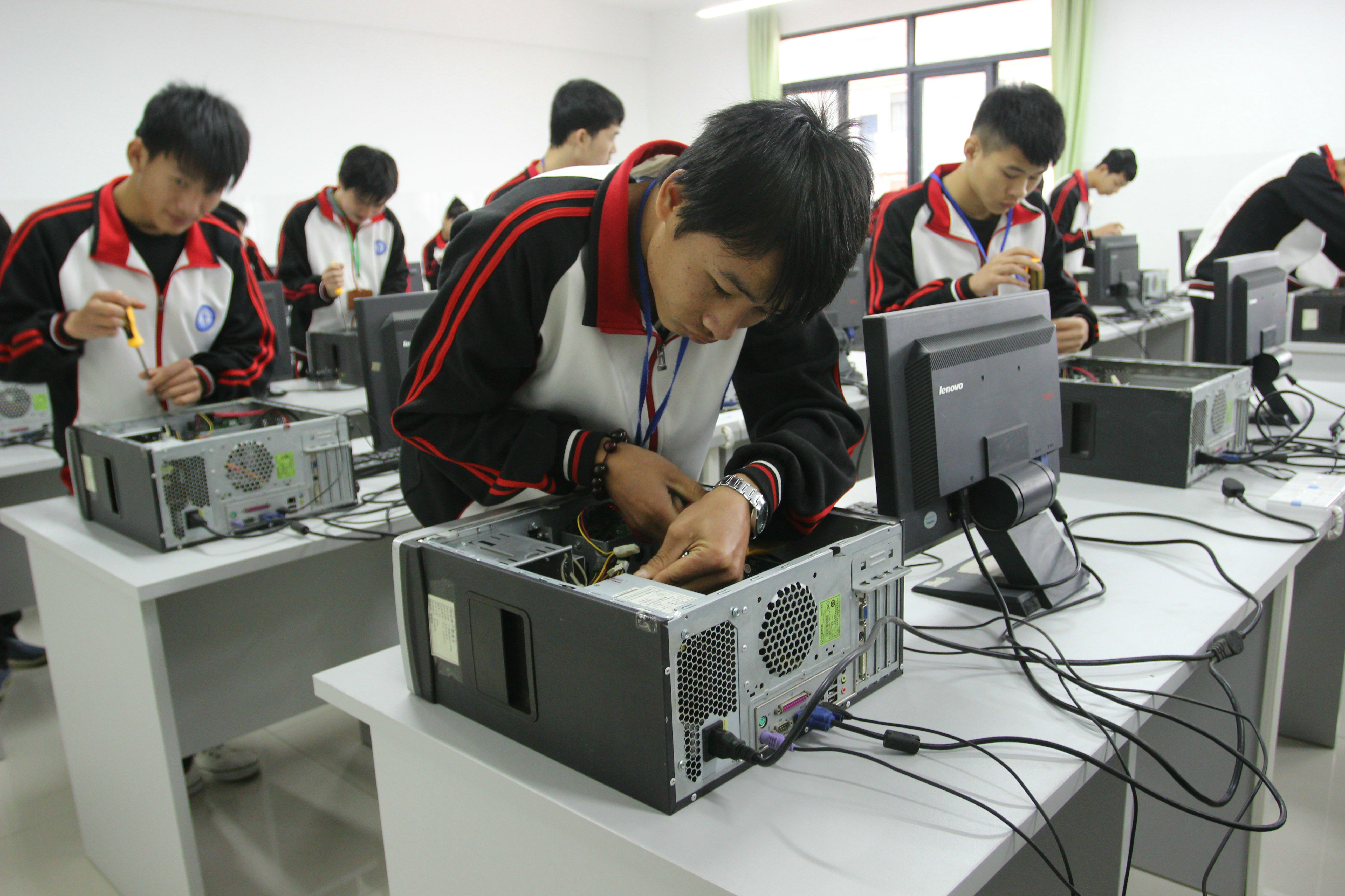 计算机硬件维修实训.jpg